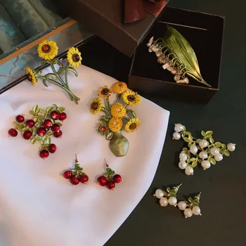 Epocă De Floarea-Soarelui Vopsea De Afine Perla Brosa Creative Palatul Fructe Flori Pin Broșe Pentru Femei Accesorii