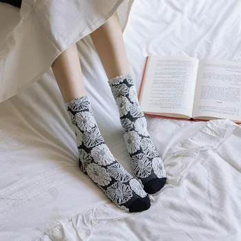 Serie neagra de Literatură și Artă Floare Mare de Nișă Design Mid-tub pentru Femei Șosete Instanța Națională Stil Ciorapi Ciorapi Femei
