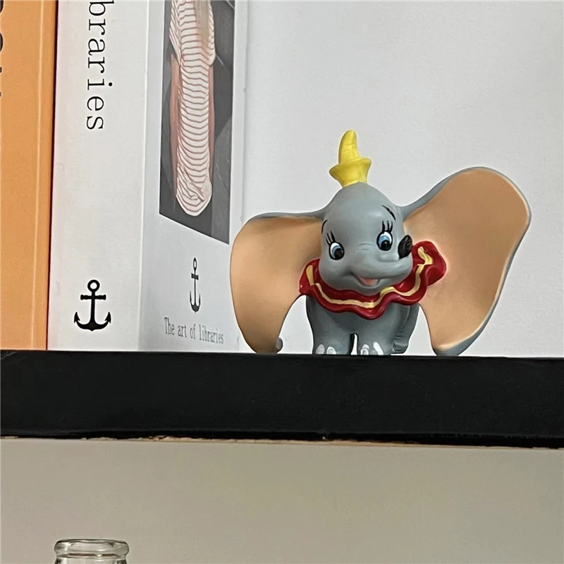 Disney 10cm Dumbo Elefantul de Zbor figurina dumbo Anime Decor Colecție de Figurine de Jucărie microlandschaft rășină jucarii Imagine 3