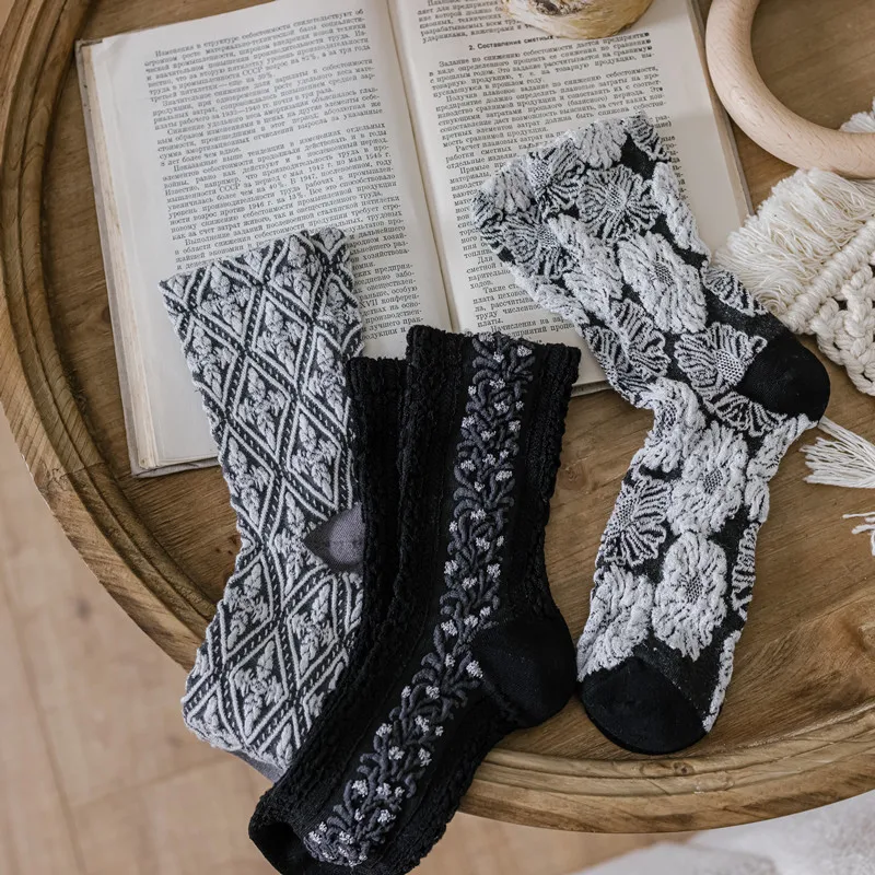 Serie neagra de Literatură și Artă Floare Mare de Nișă Design Mid-tub pentru Femei Șosete Instanța Națională Stil Ciorapi Ciorapi Femei Imagine 1