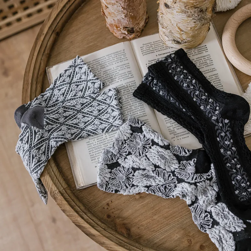 Serie neagra de Literatură și Artă Floare Mare de Nișă Design Mid-tub pentru Femei Șosete Instanța Națională Stil Ciorapi Ciorapi Femei Imagine 2