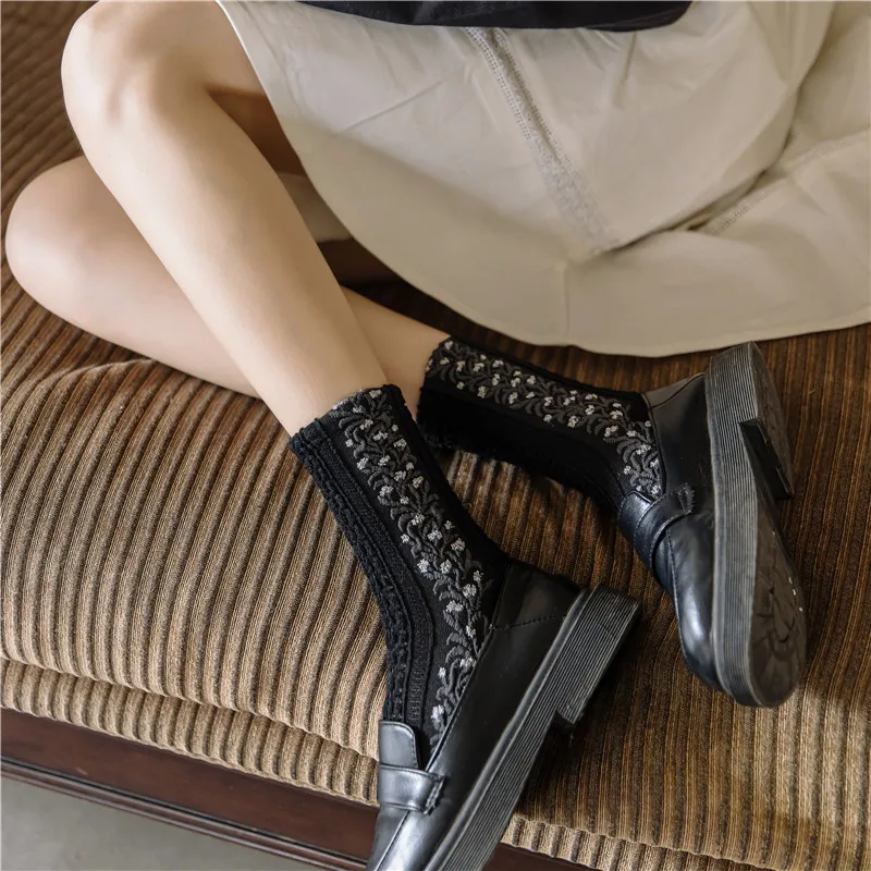 Serie neagra de Literatură și Artă Floare Mare de Nișă Design Mid-tub pentru Femei Șosete Instanța Națională Stil Ciorapi Ciorapi Femei Imagine 3